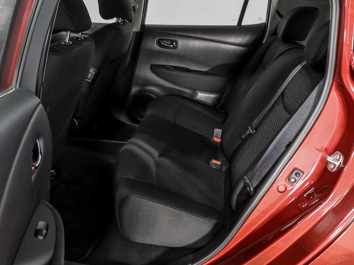 Купить Nissan Leaf с пробегом. Фото: #13