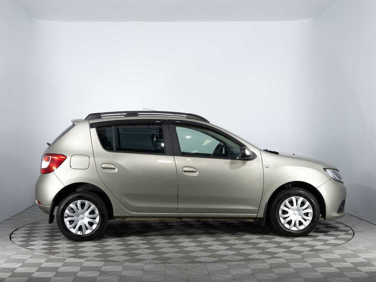 Купить Renault Sandero с пробегом. Фото: #3