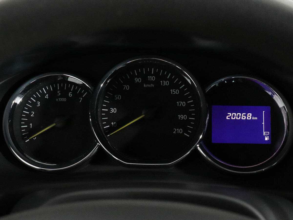 Купить Renault Sandero с пробегом. Фото: #11