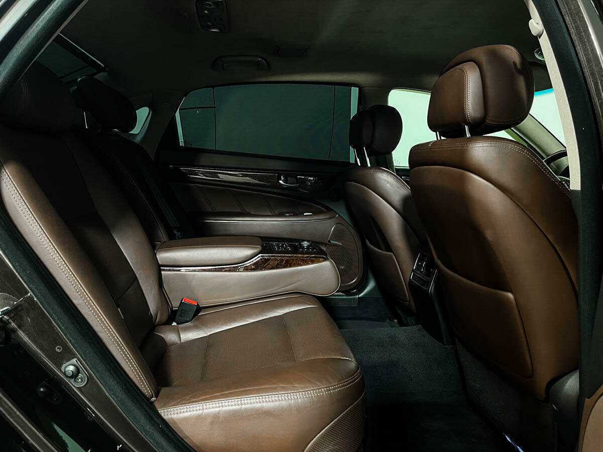 Купить Hyundai Equus с пробегом. Фото: #9