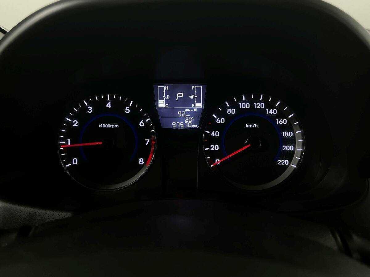 Купить Hyundai Solaris с пробегом. Фото: #10