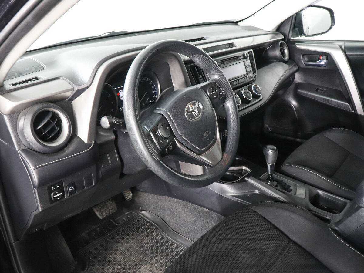 Купить Toyota RAV4 с пробегом. Фото: #4