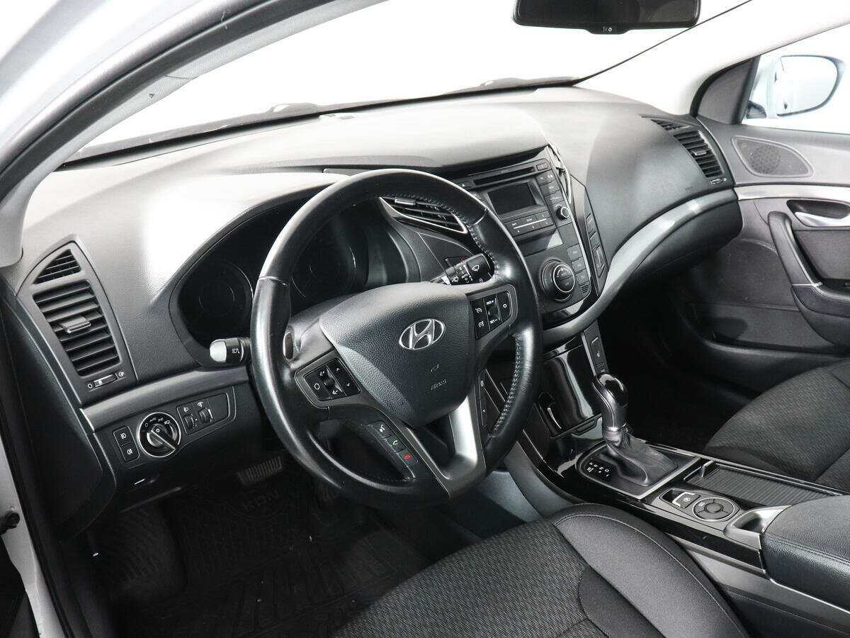 Купить Hyundai i40 с пробегом. Фото: #8