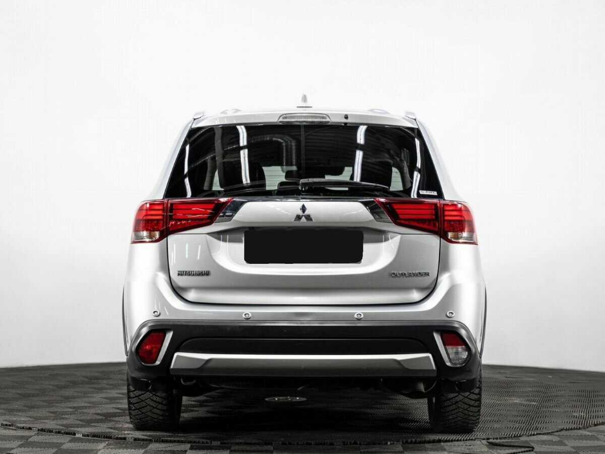 Купить Mitsubishi Outlander с пробегом. Фото: #4
