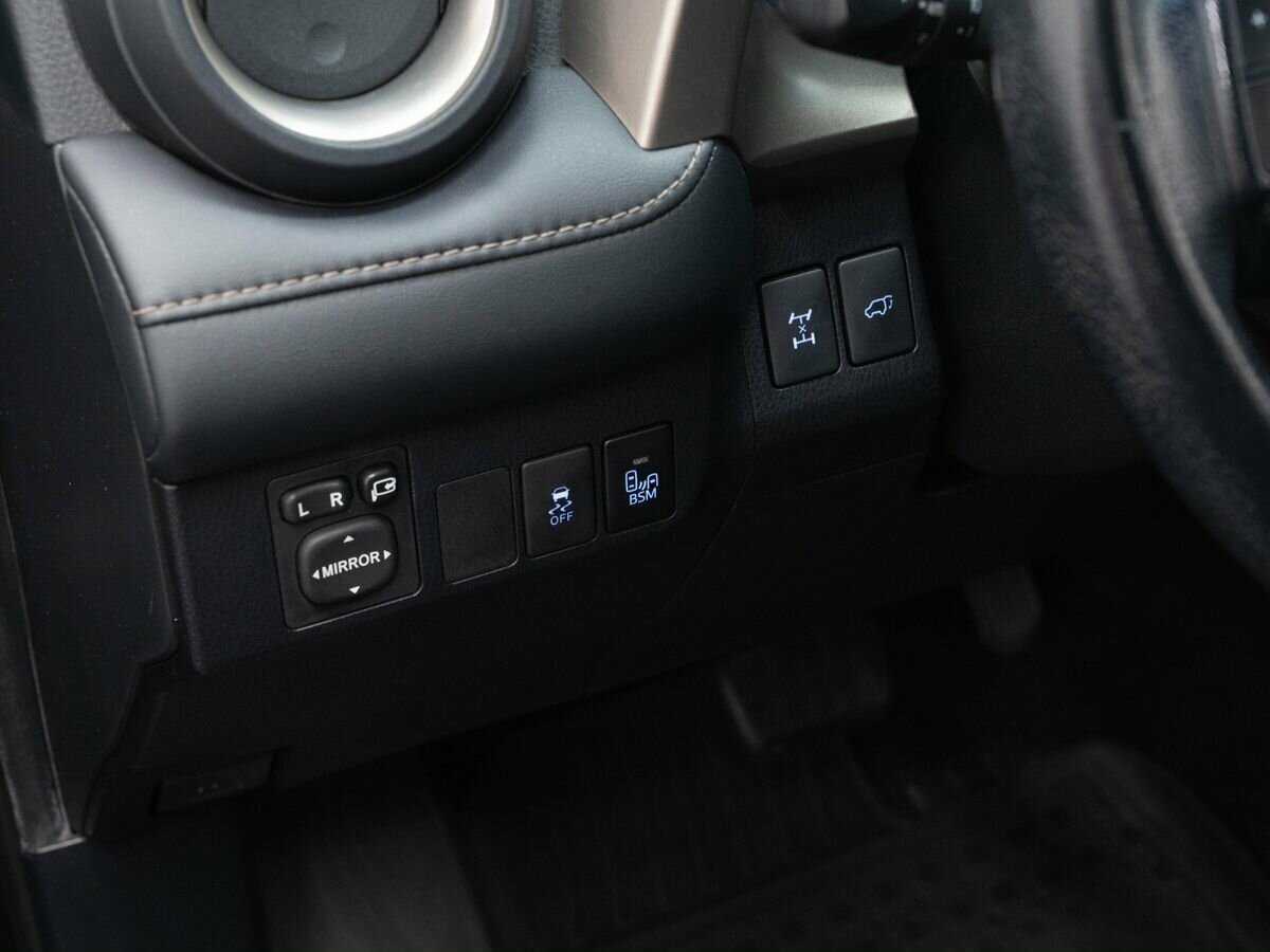 Купить Toyota RAV4 с пробегом. Фото: #14