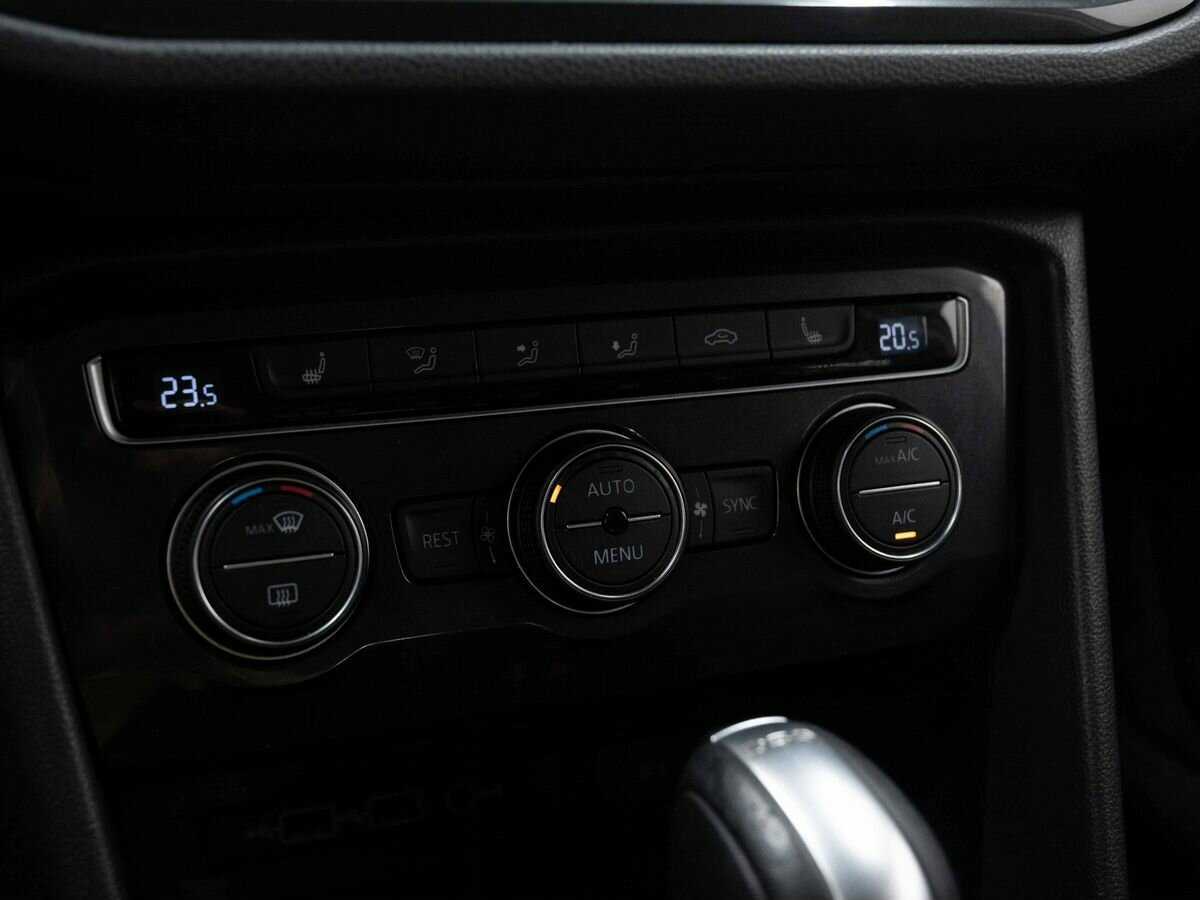 Купить Volkswagen Tiguan с пробегом. Фото: #20
