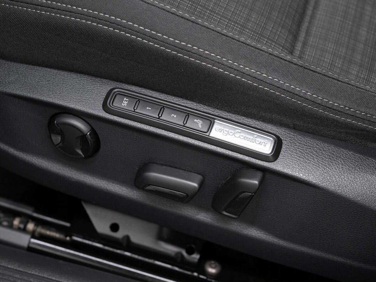 Купить Volkswagen Passat с пробегом. Фото: #20