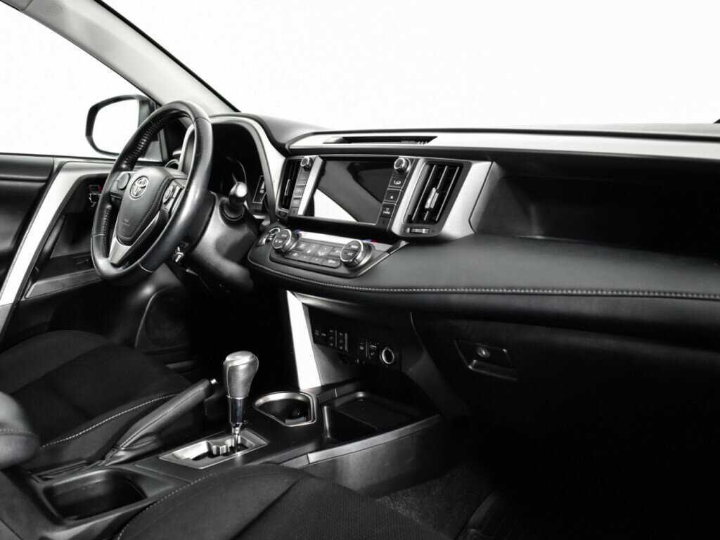 Купить Toyota RAV4 с пробегом. Фото: #8