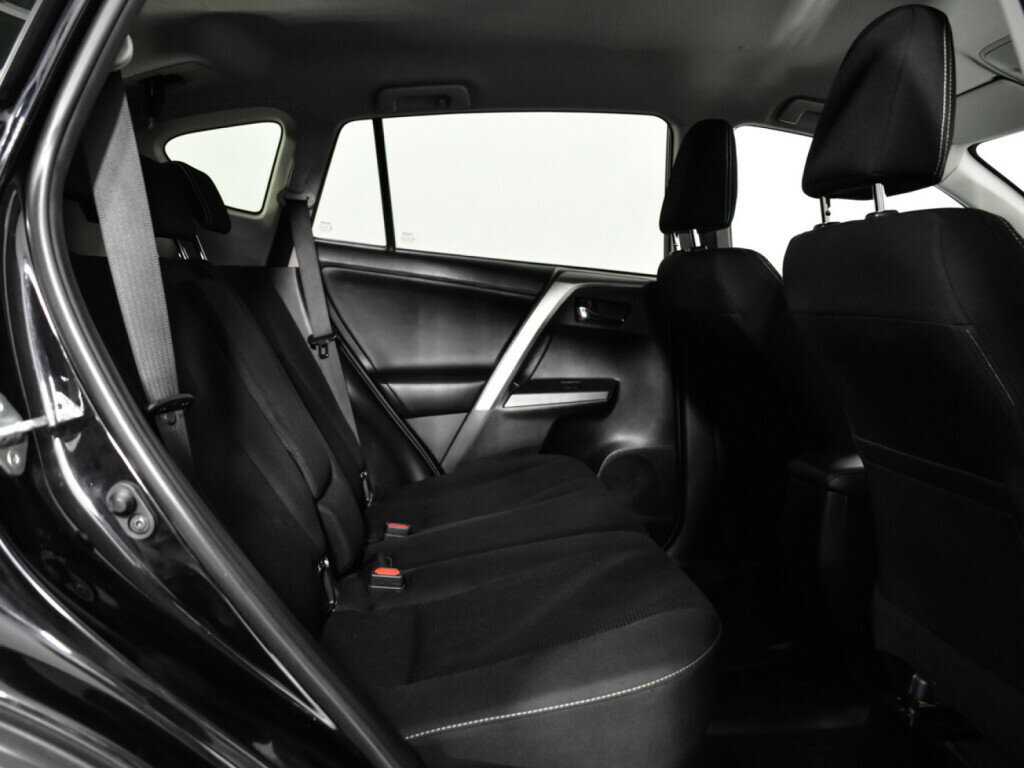 Купить Toyota RAV4 с пробегом. Фото: #9