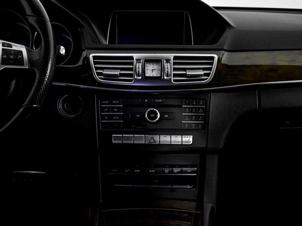 Купить Mercedes-Benz E-Класс с пробегом. Фото: #14