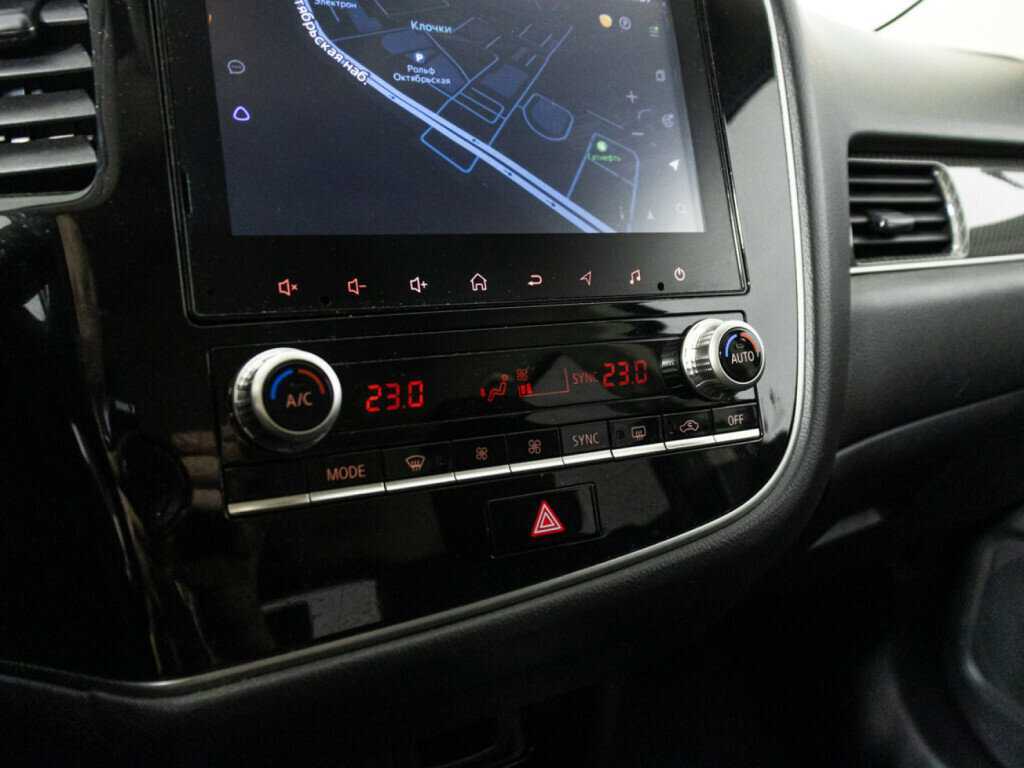 Купить Mitsubishi Outlander с пробегом. Фото: #17