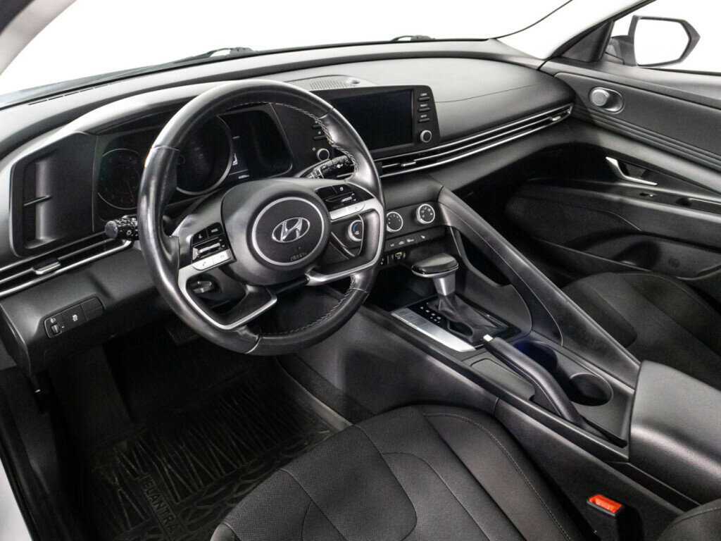 Купить Hyundai Elantra с пробегом. Фото: #10