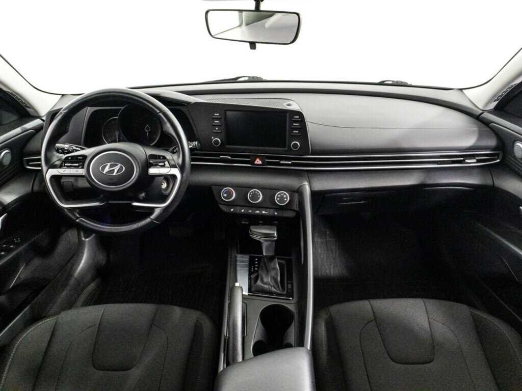 Купить Hyundai Elantra с пробегом. Фото: #12