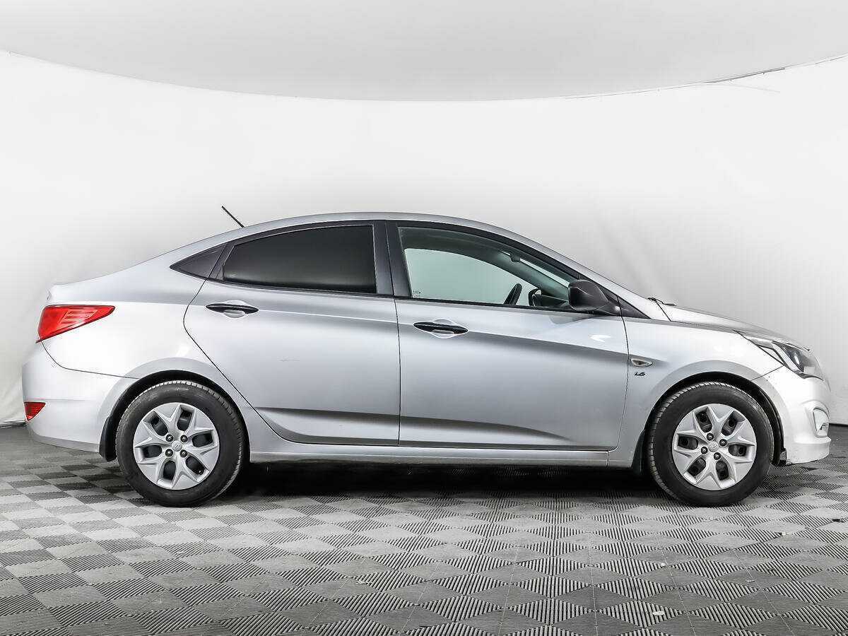 Купить Hyundai Solaris с пробегом. Фото: #3