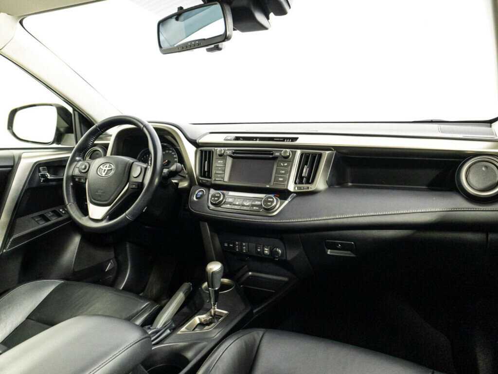 Купить Toyota RAV4 с пробегом. Фото: #8