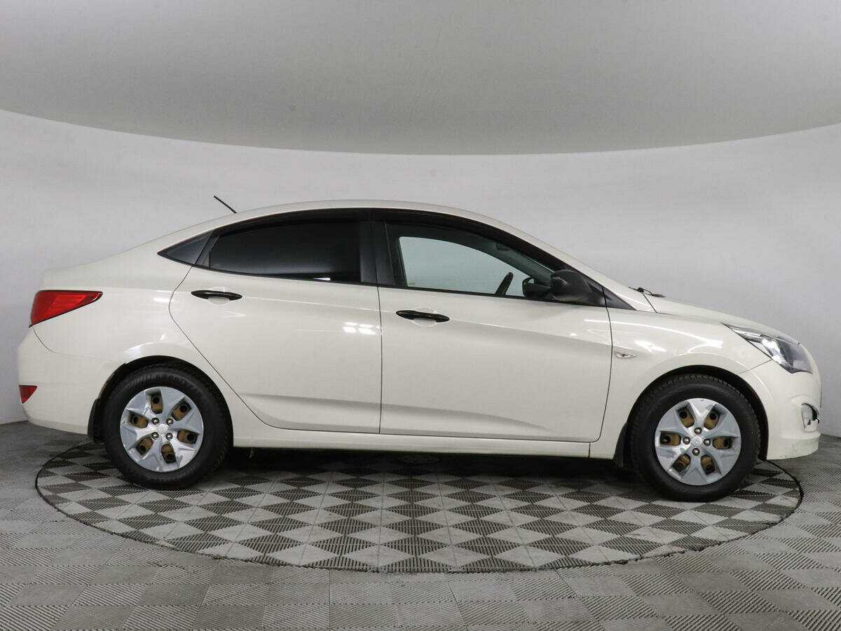 Купить Hyundai Solaris с пробегом. Фото: #3