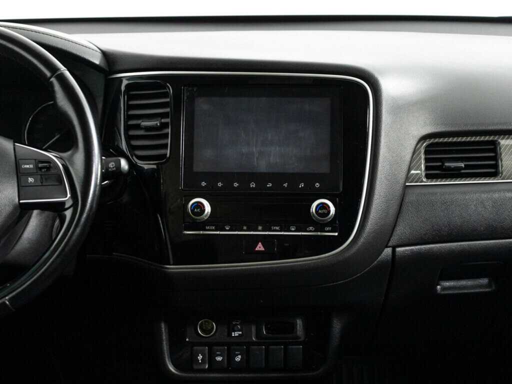 Купить Mitsubishi Outlander с пробегом. Фото: #13