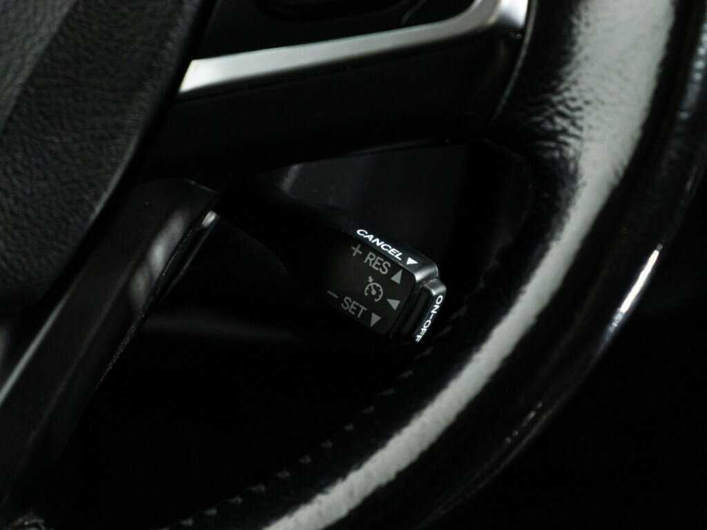 Купить Toyota Camry с пробегом. Фото: #19