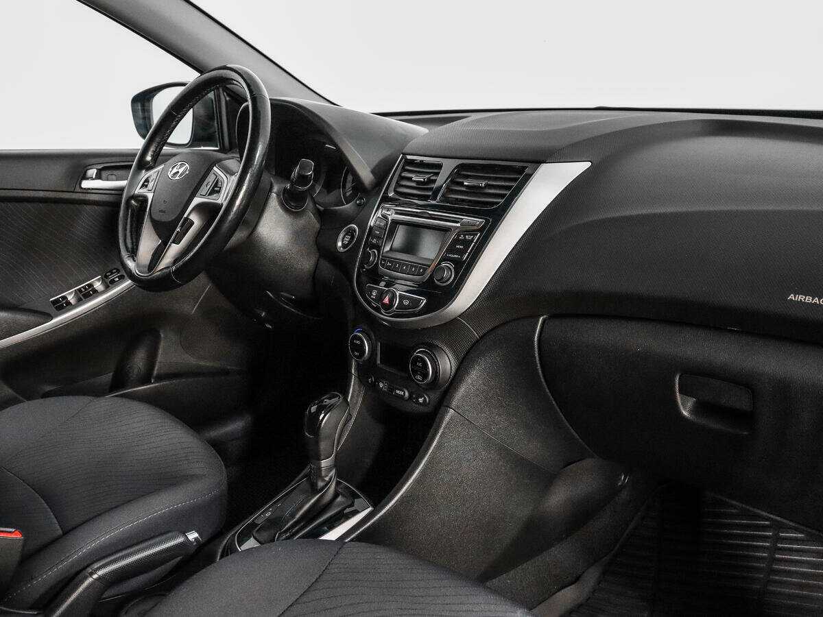 Купить Hyundai Solaris с пробегом. Фото: #11