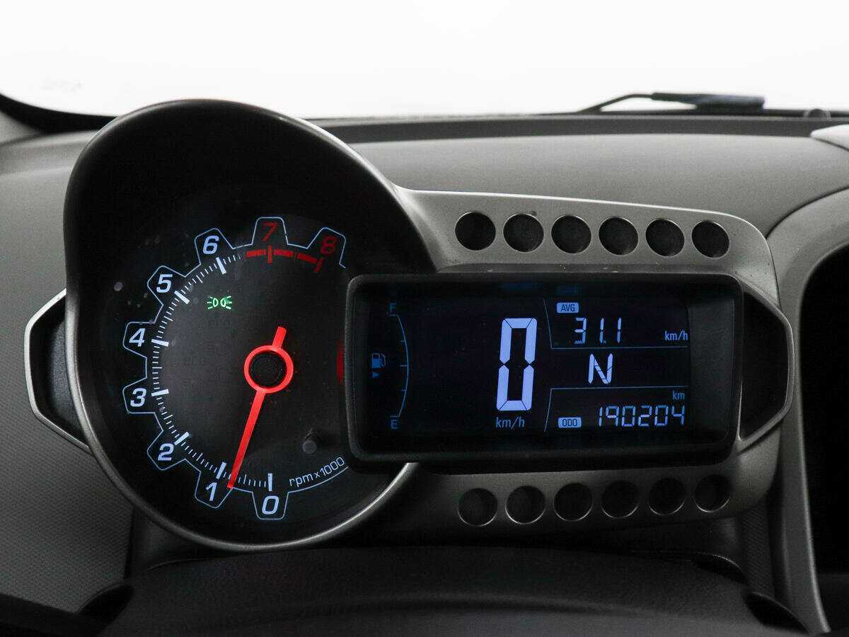 Купить Chevrolet Aveo с пробегом. Фото: #6