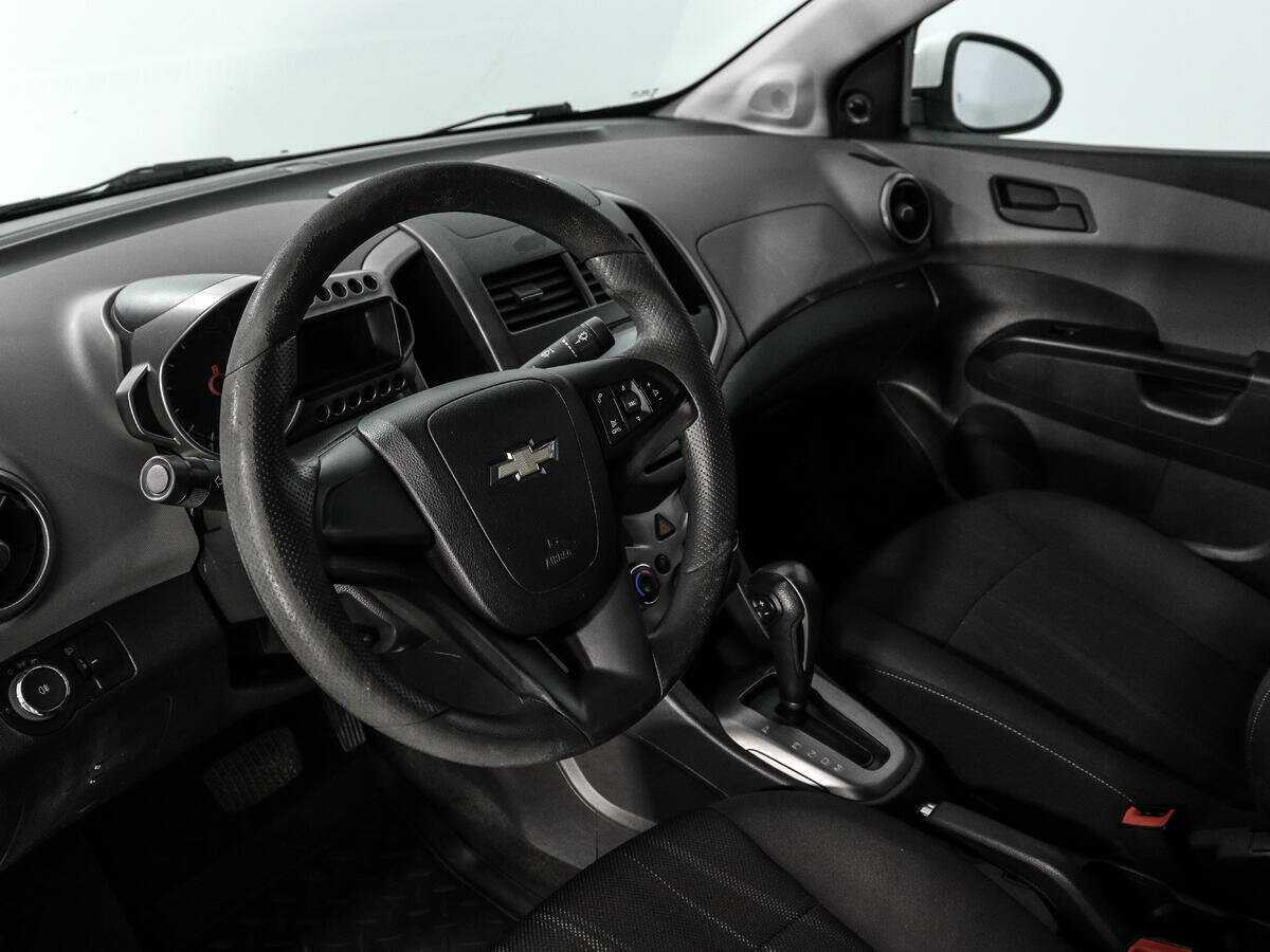 Купить Chevrolet Aveo с пробегом. Фото: #8