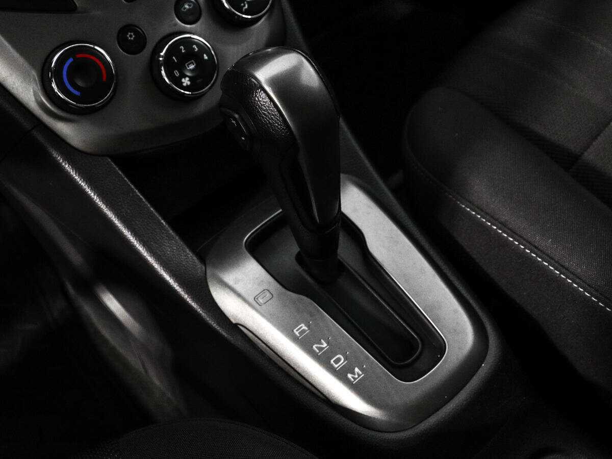 Купить Chevrolet Aveo с пробегом. Фото: #9