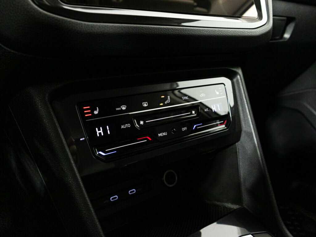 Купить Volkswagen Tiguan с пробегом. Фото: #15