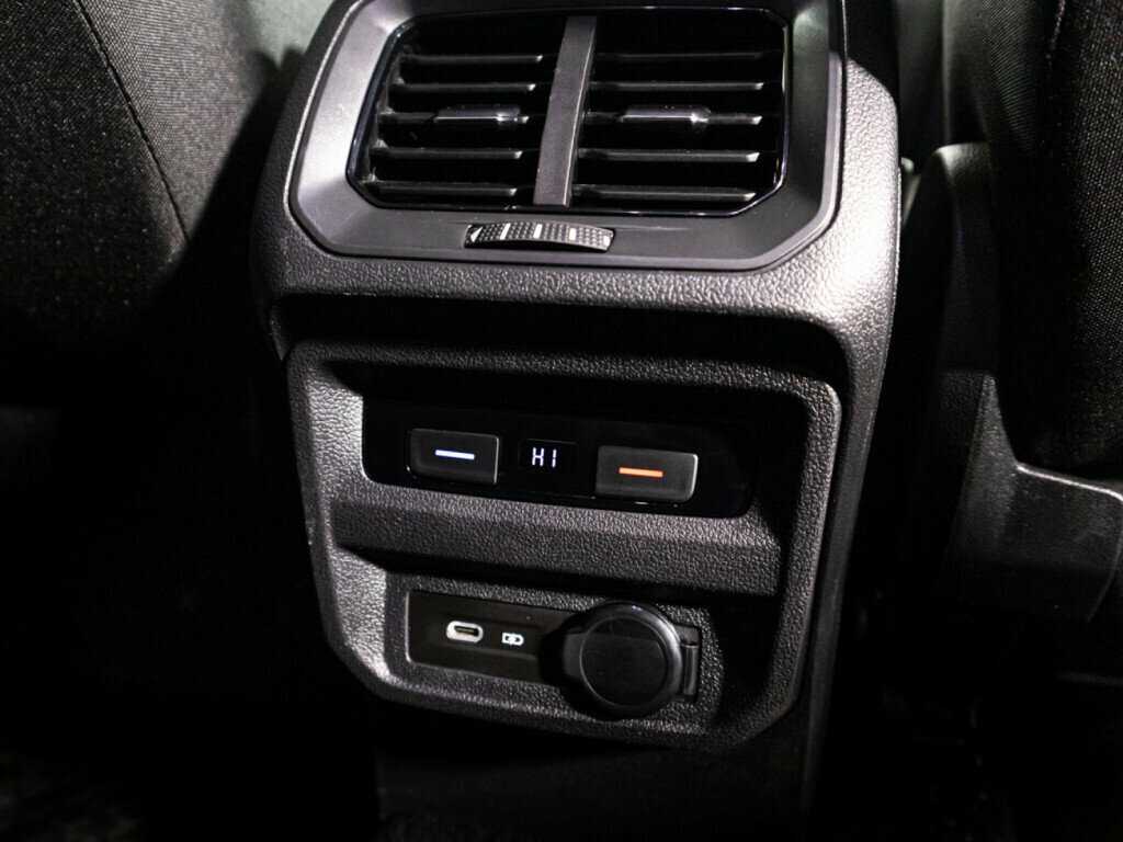 Купить Volkswagen Tiguan с пробегом. Фото: #18