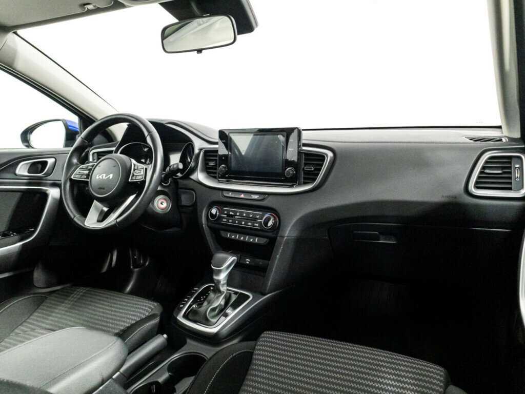 Купить Kia Ceed с пробегом. Фото: #9