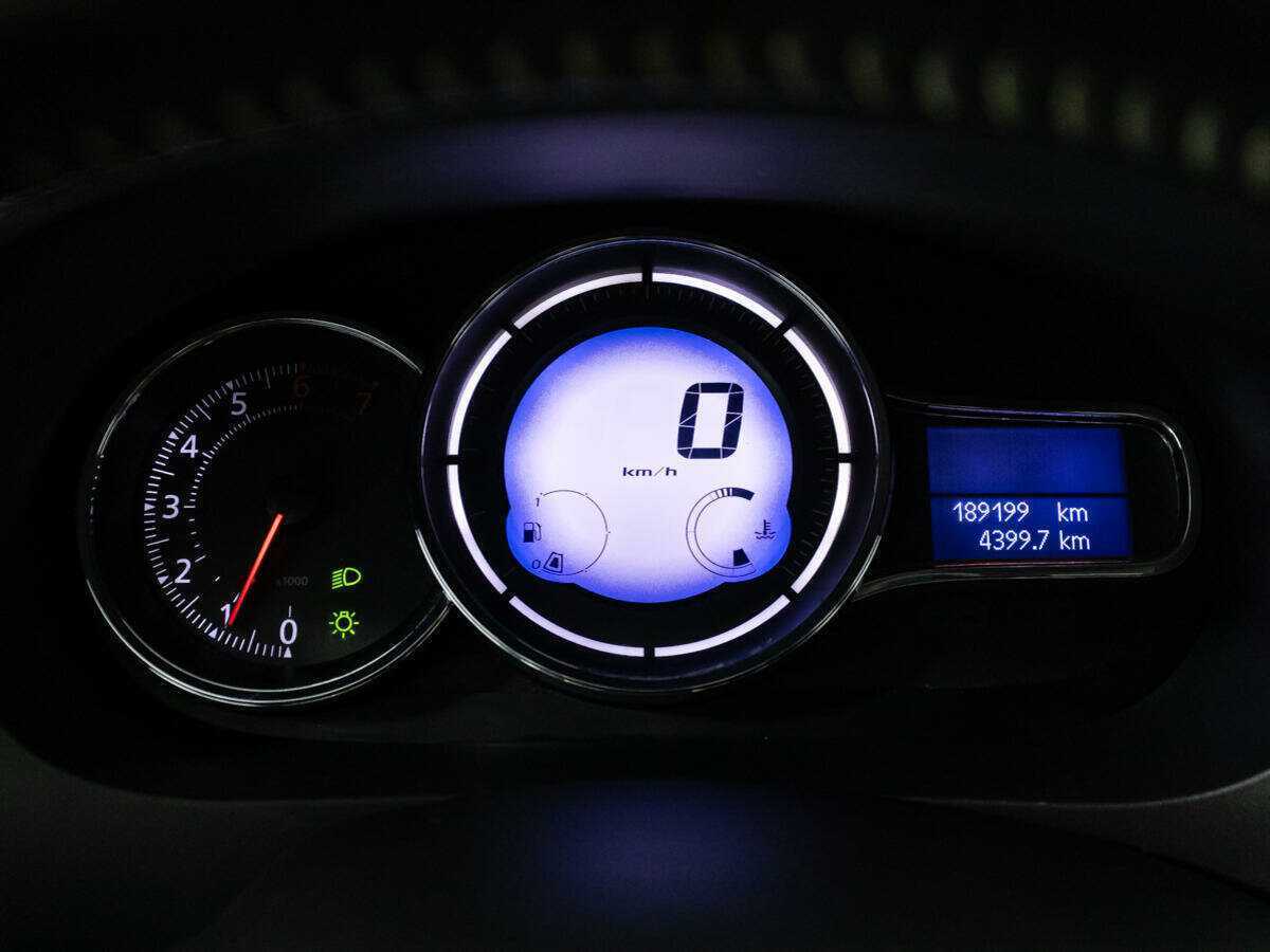 Купить Renault Fluence с пробегом. Фото: #11