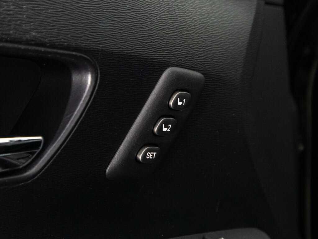 Купить Toyota Venza с пробегом. Фото: #17