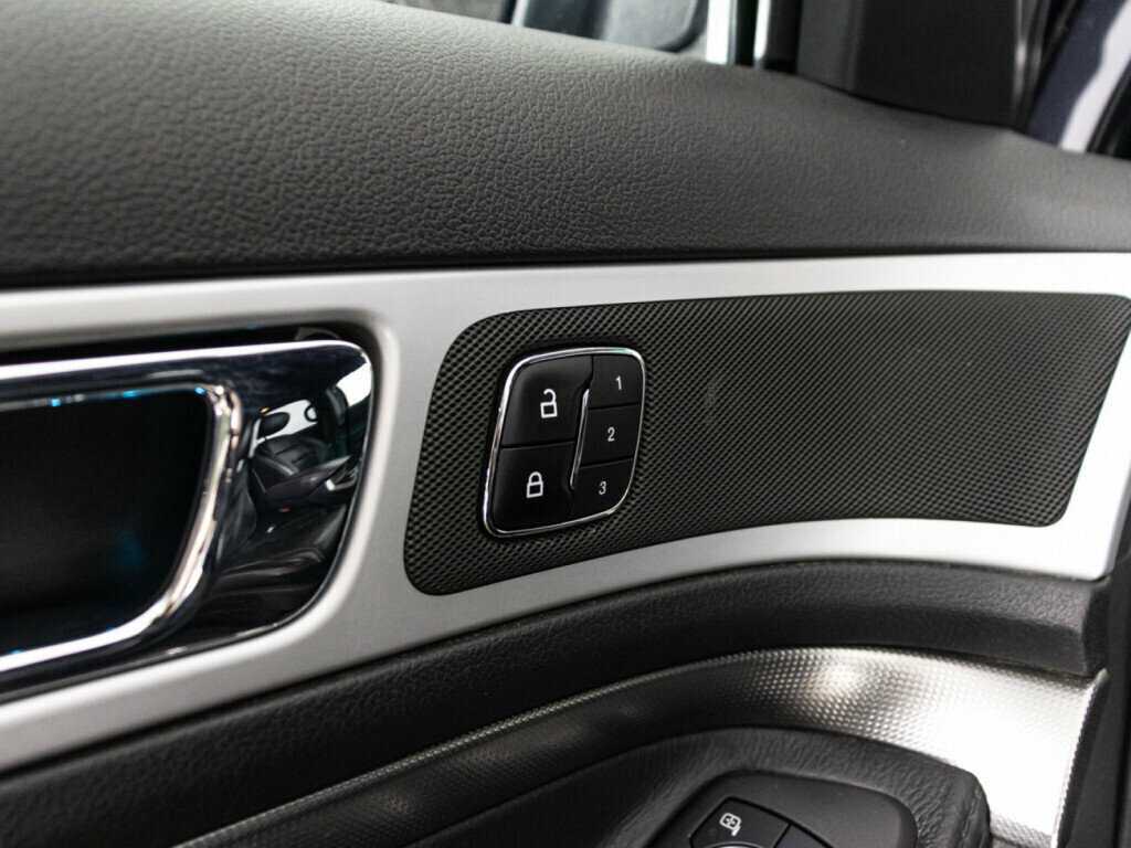 Купить Ford Explorer с пробегом. Фото: #18