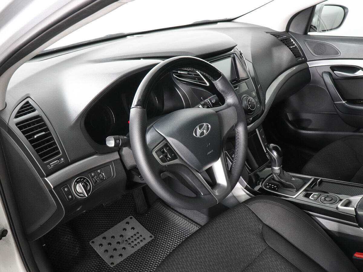 Купить Hyundai i40 с пробегом. Фото: #8