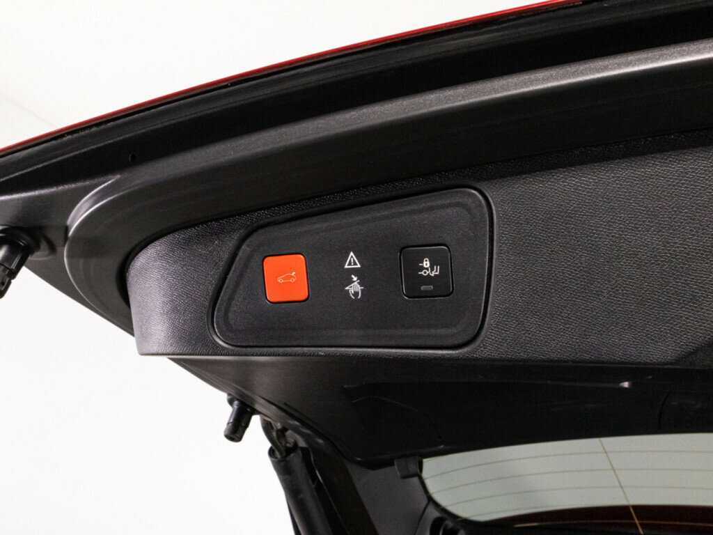 Купить Peugeot 3008 с пробегом. Фото: #14