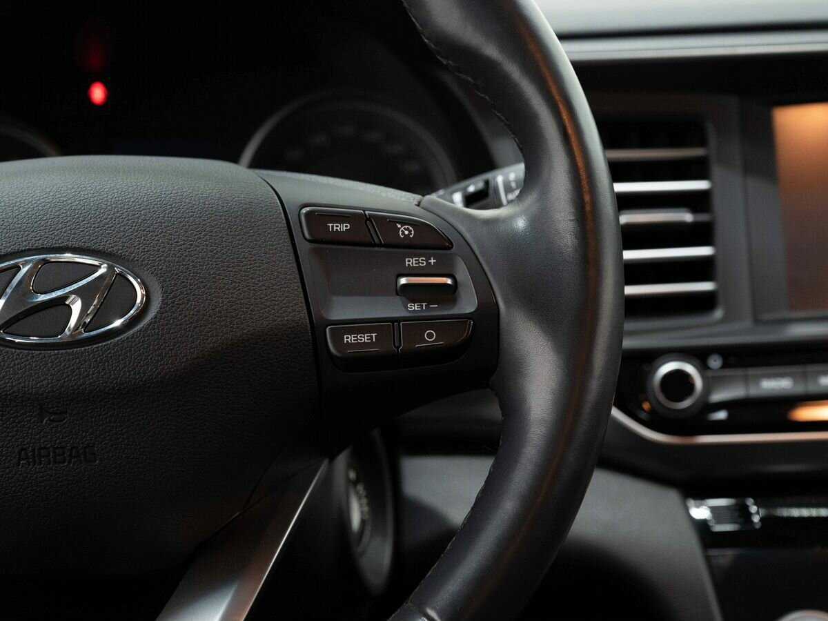 Купить Hyundai Elantra с пробегом. Фото: #17