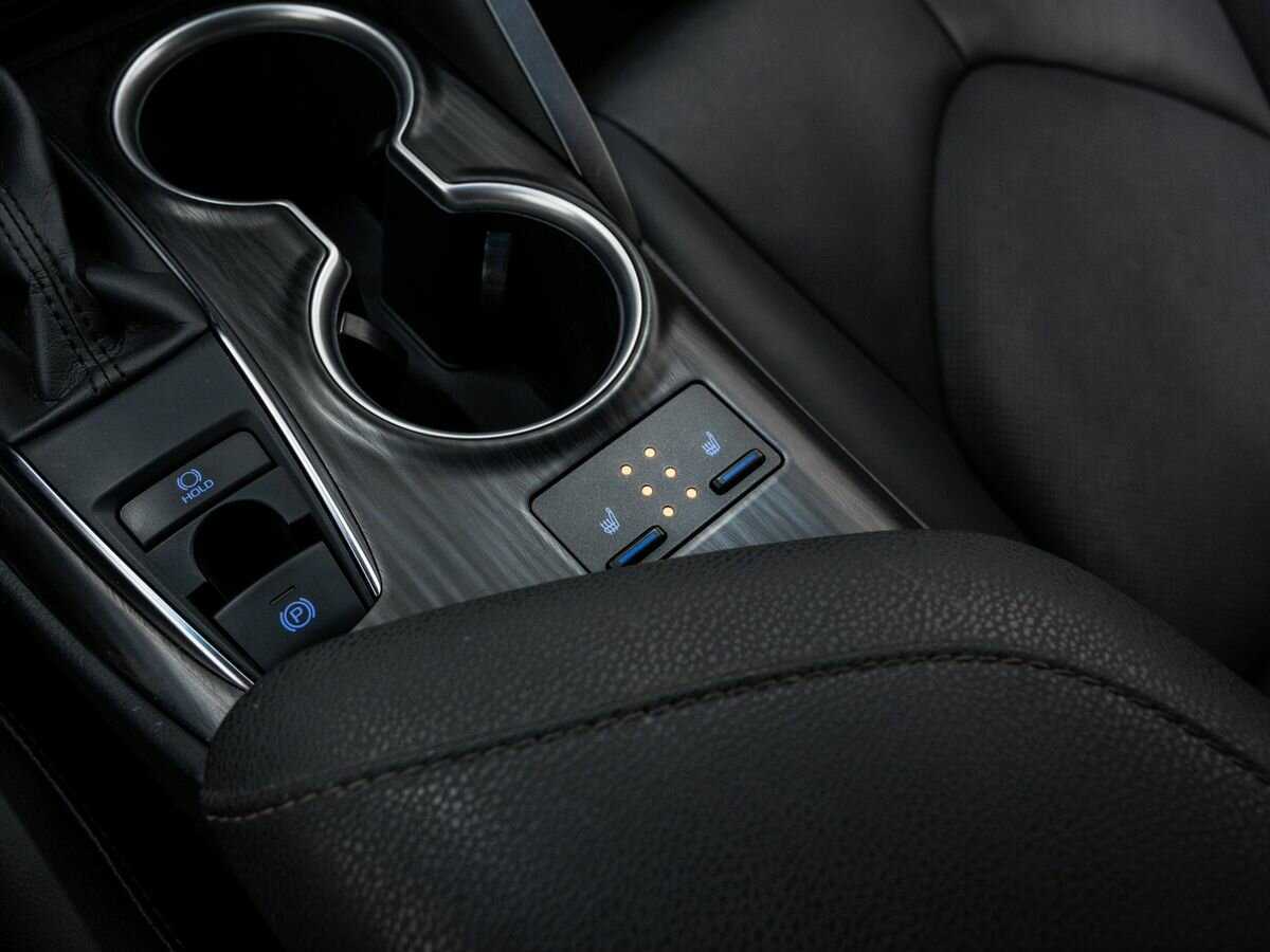 Купить Toyota Camry с пробегом. Фото: #18