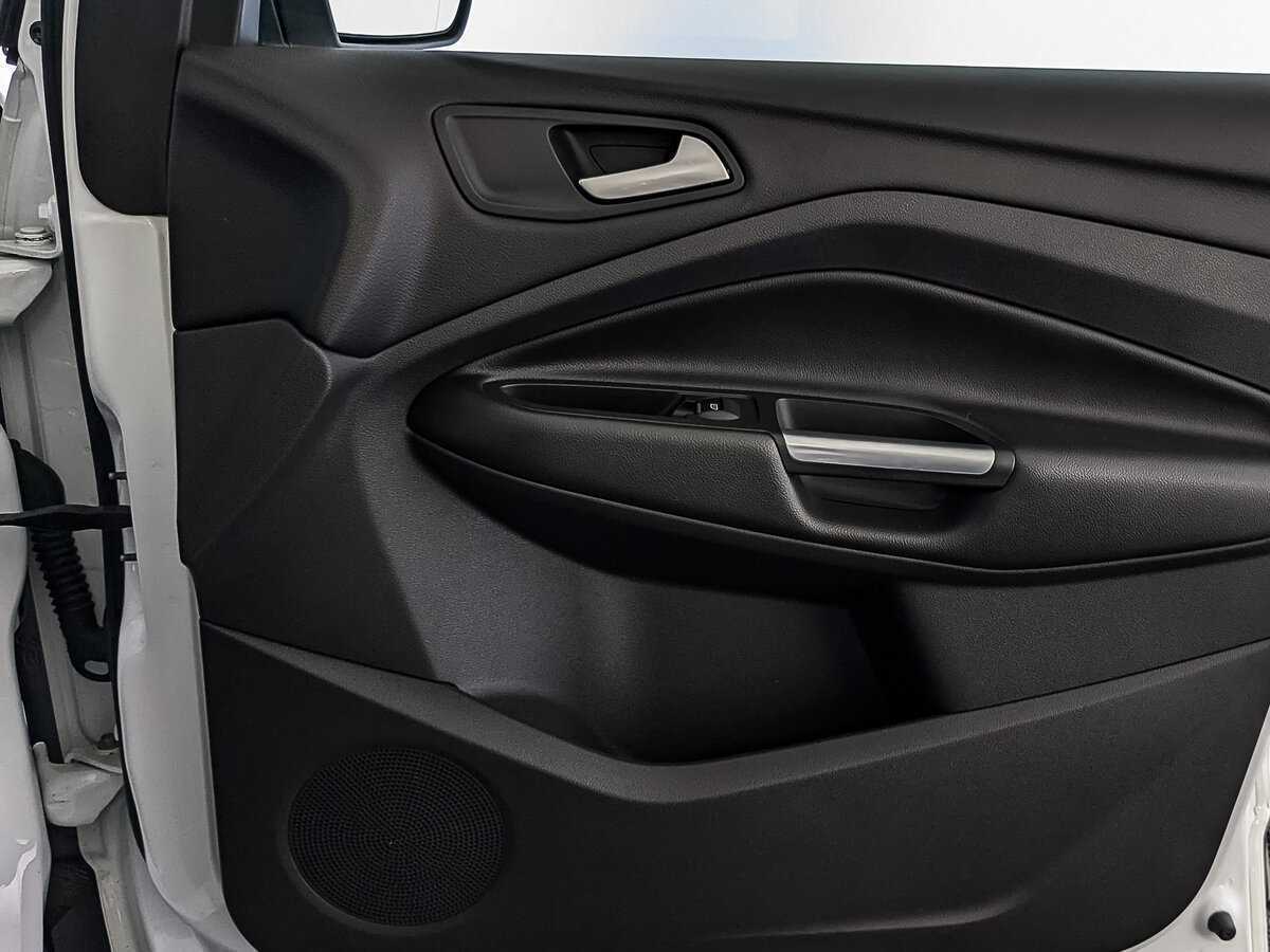 Купить Ford Kuga с пробегом. Фото: #24