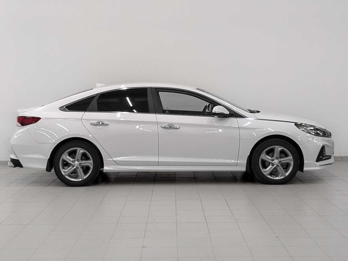 Купить Hyundai Sonata с пробегом. Фото: #3