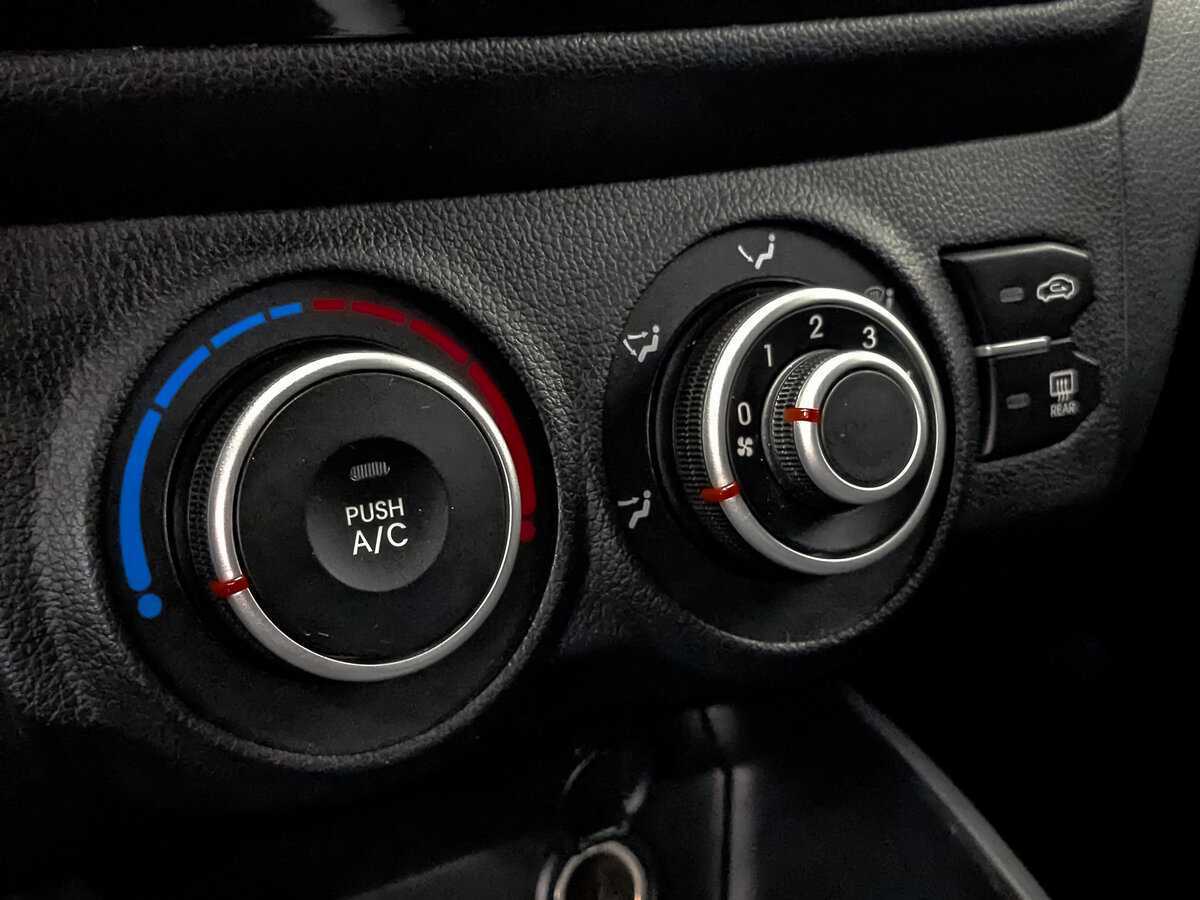 Купить Kia Rio с пробегом. Фото: #20