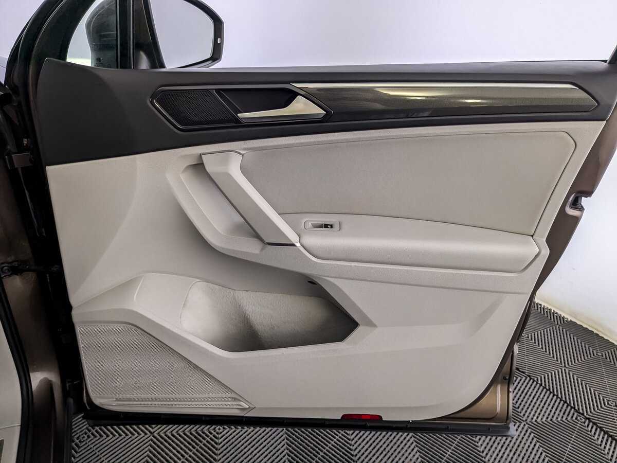 Купить Volkswagen Tiguan с пробегом. Фото: #23
