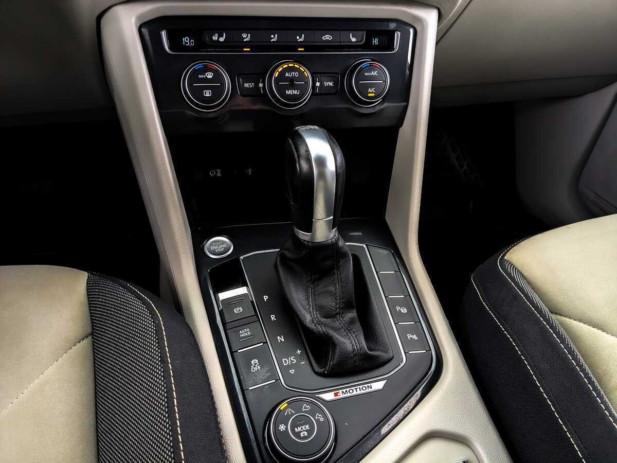 Купить Volkswagen Tiguan с пробегом. Фото: #24