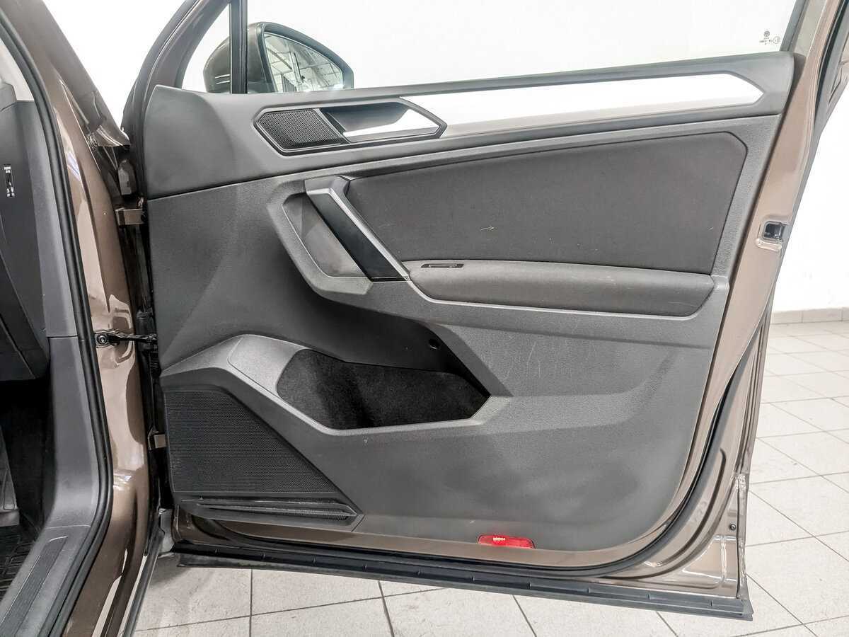 Купить Volkswagen Tiguan с пробегом. Фото: #23