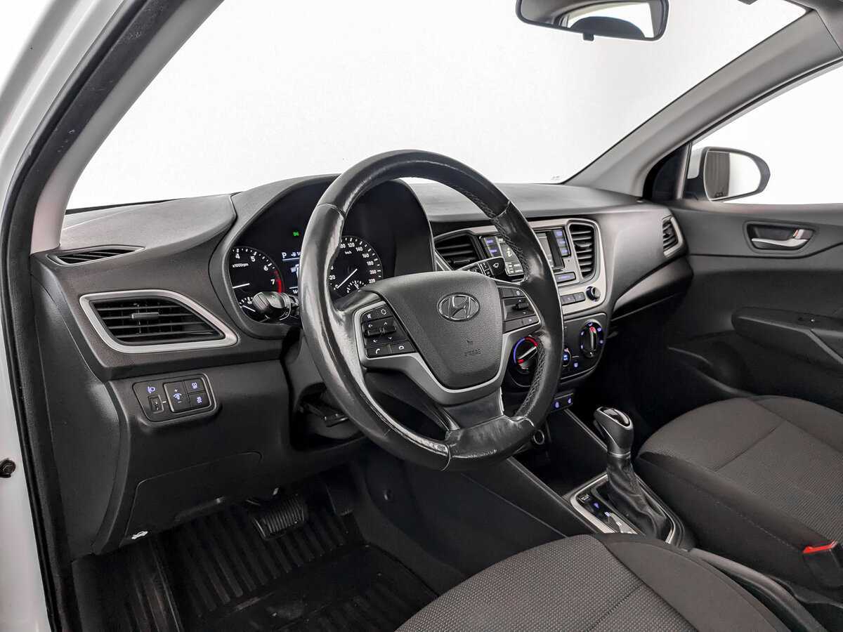 Купить Hyundai Solaris с пробегом. Фото: #14