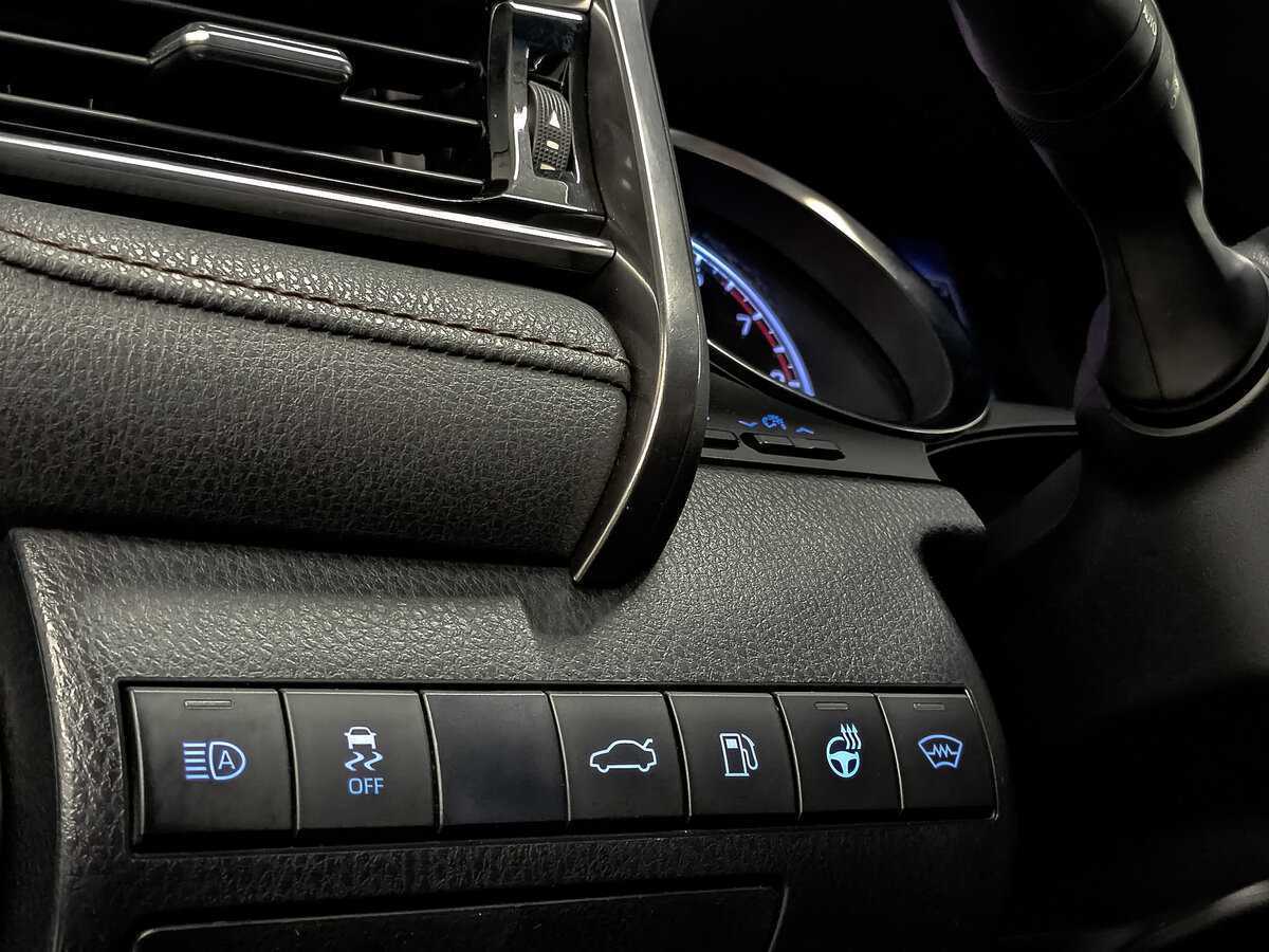 Купить Toyota Camry с пробегом. Фото: #25