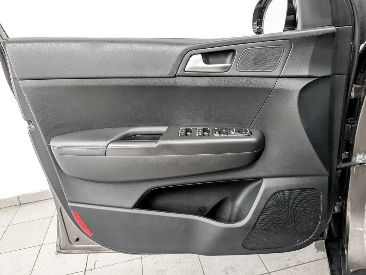 Купить Kia Sportage с пробегом. Фото: #18
