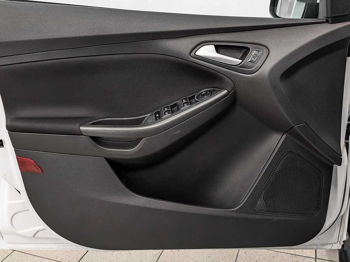 Купить Ford Focus с пробегом. Фото: #18