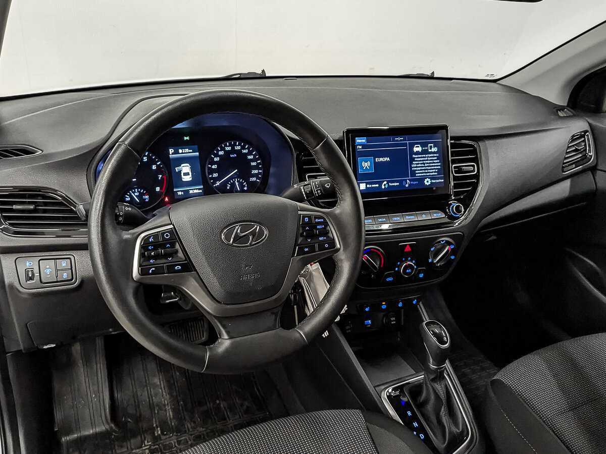 Купить Hyundai Solaris с пробегом. Фото: #14