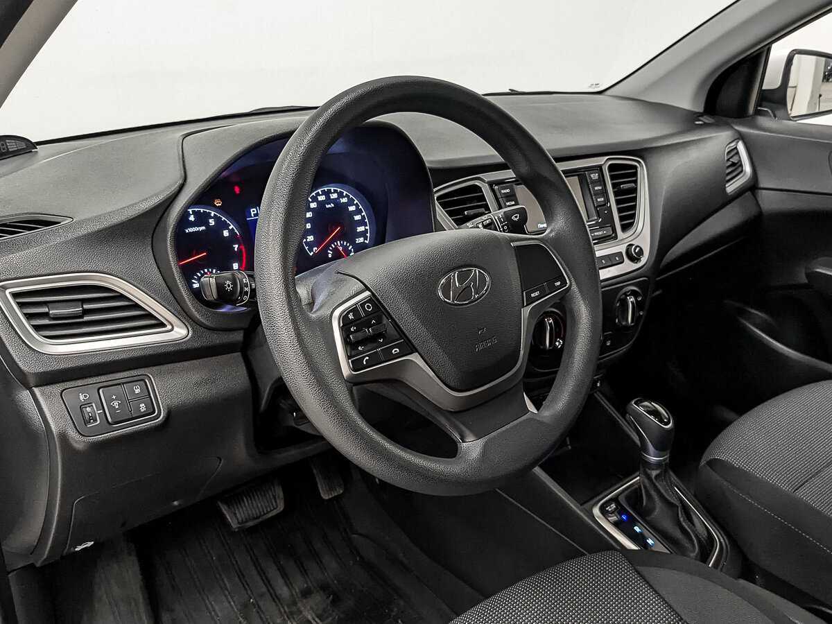 Купить Hyundai Solaris с пробегом. Фото: #14