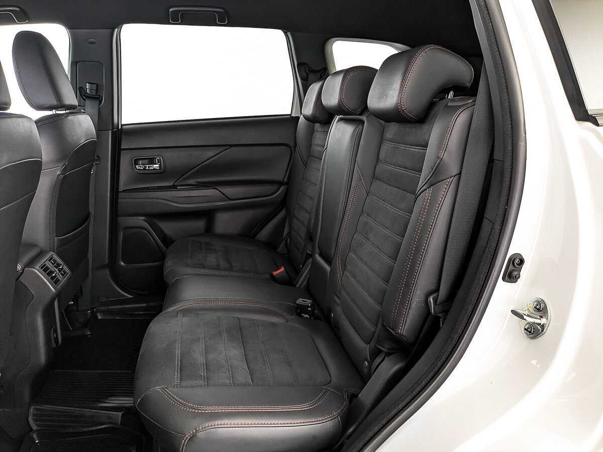 Купить Mitsubishi Outlander с пробегом. Фото: #17