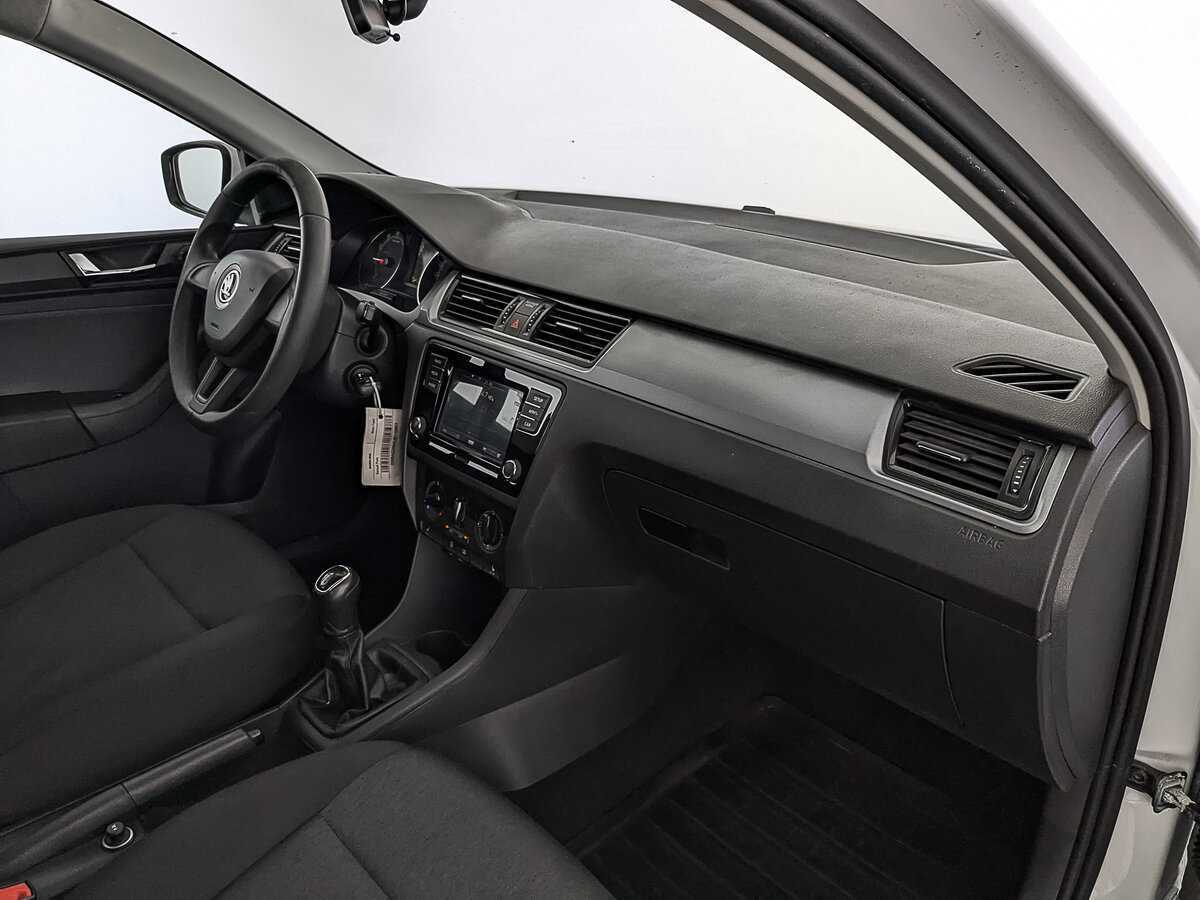 Купить Skoda Rapid с пробегом. Фото: #11